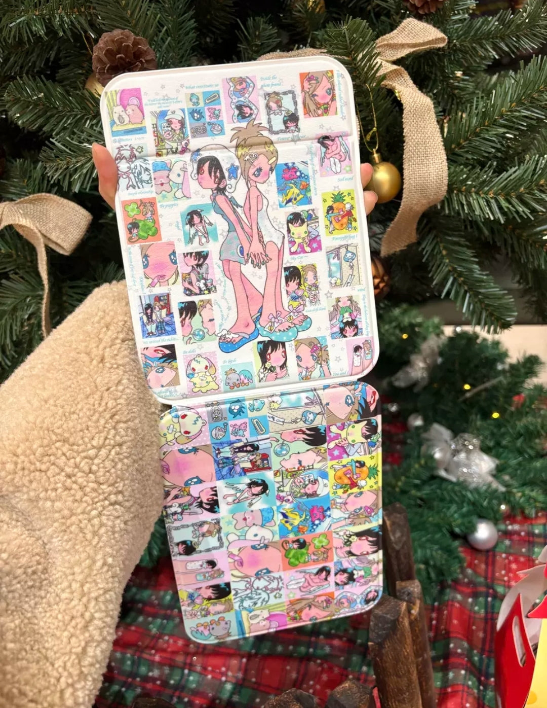 Sunonebird×ACCIO mirror open showing illustration inside and mirror surface
