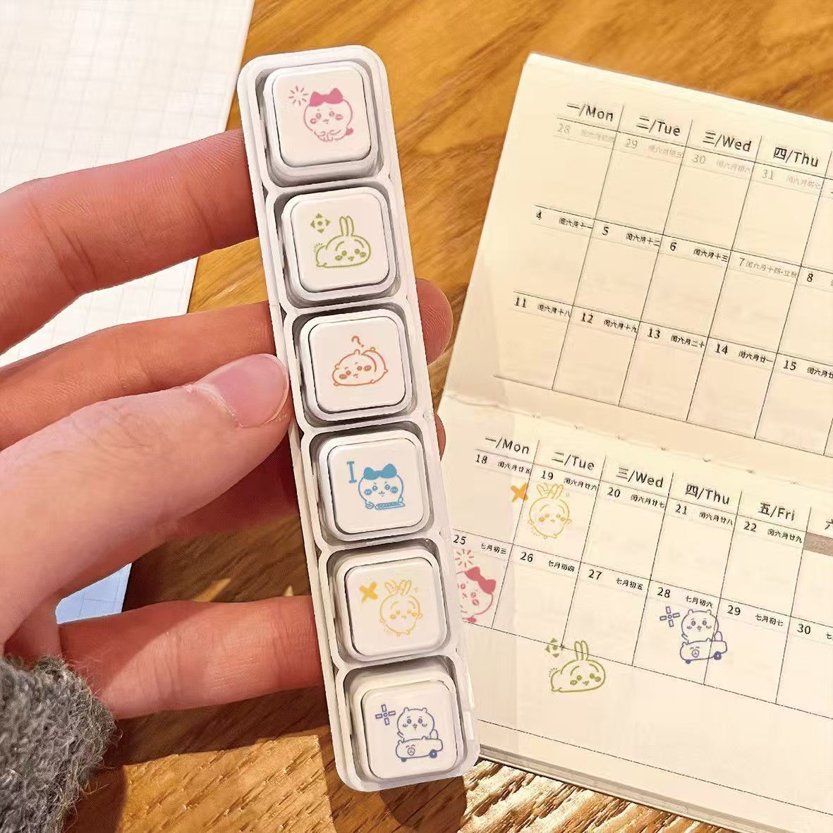 Chiikawa Usagi multi-color stamp set 4 - action pose character stamps with calendar samples