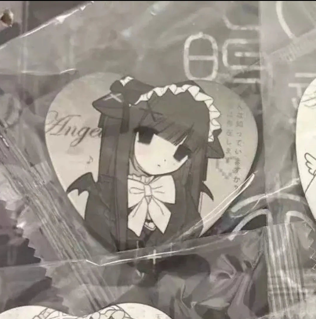 [Onlynana] Heart-Shaped Pinback Button Badge