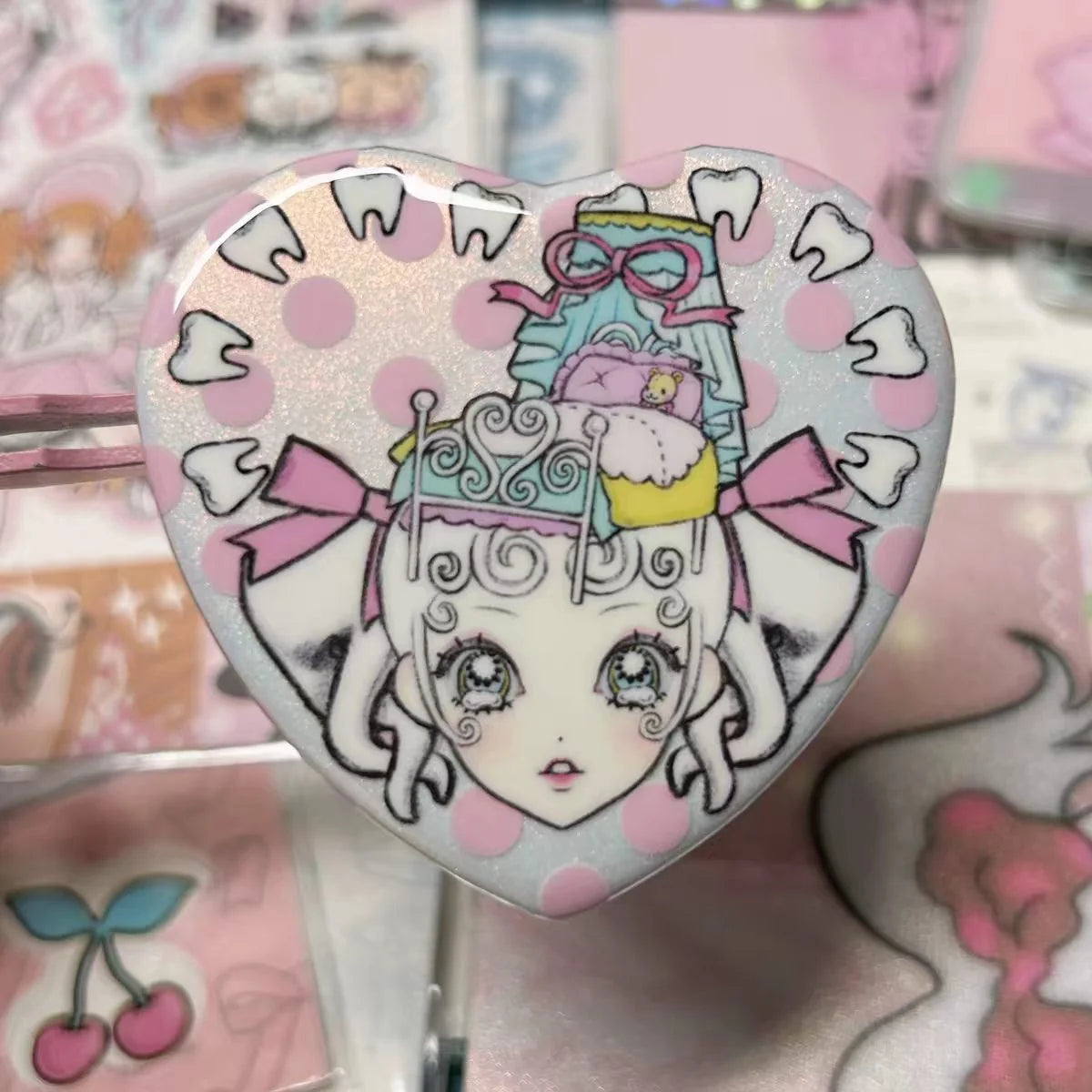 [Bad Girls Go to Heaven] Tooth Fairy Glitter Heart Pin Badge