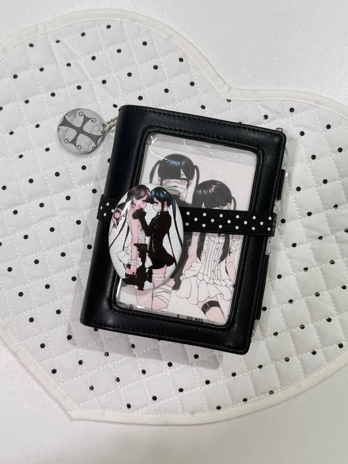 [Symbiont]Glitter Badge (63×93mm)